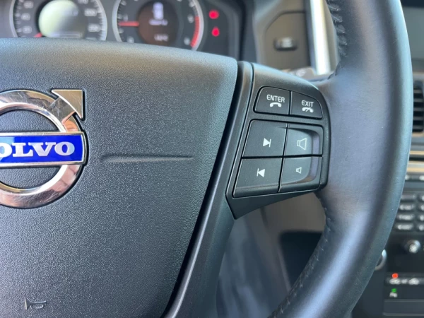 Volvo XC 60 2.4 D Drive Momentum 23