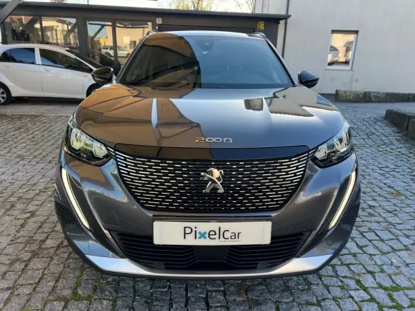 Peugeot 2008 PureTech 130 EAT8 Allure 3
