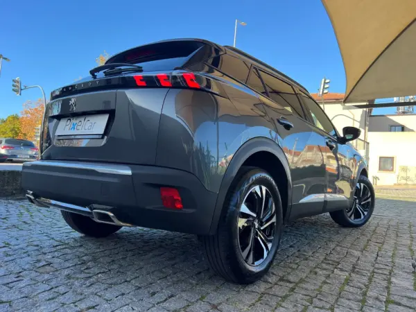 Peugeot 2008 PureTech 130 EAT8 Allure 7