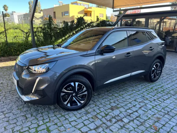 Peugeot 2008 PureTech 130 EAT8 Allure 11