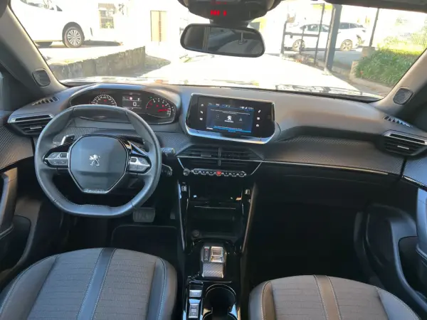 Peugeot 2008 PureTech 130 EAT8 Allure 23