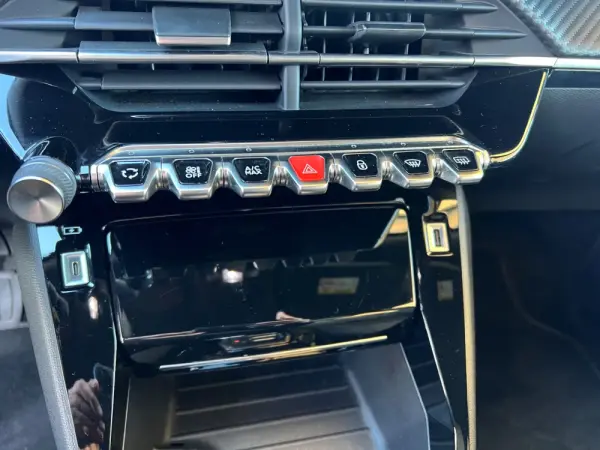 Peugeot 2008 PureTech 130 EAT8 Allure 31