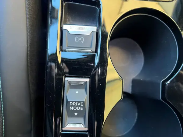 Peugeot 2008 PureTech 130 EAT8 Allure 36