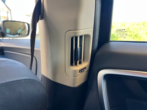 Volvo XC 60 2.4 D Drive Momentum 38