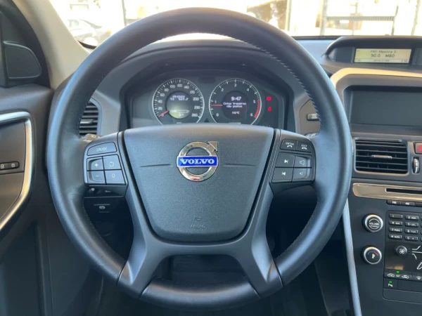 Volvo XC 60 2.4 D Drive Momentum 21