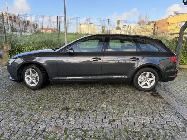 Audi A4 Avant 35 TDI S tronic 9