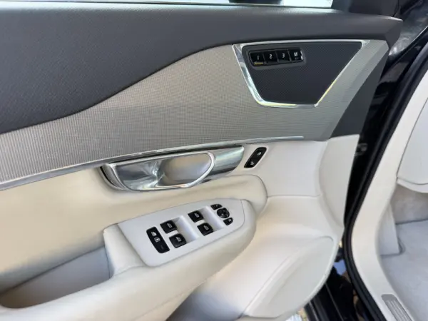Volvo XC 90 2.0 D4 Inscription 17