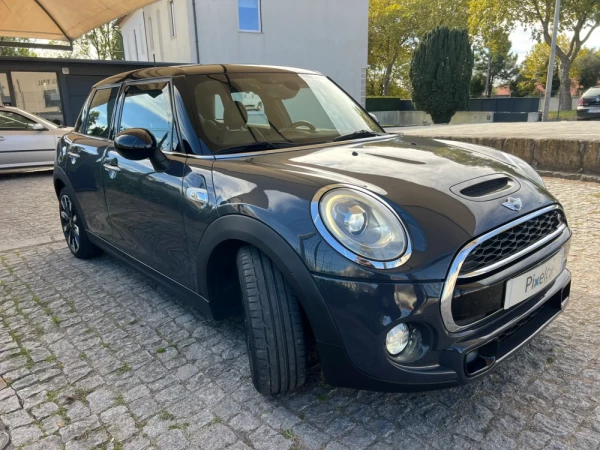 MINI John Cooper Works COOPER SD 4