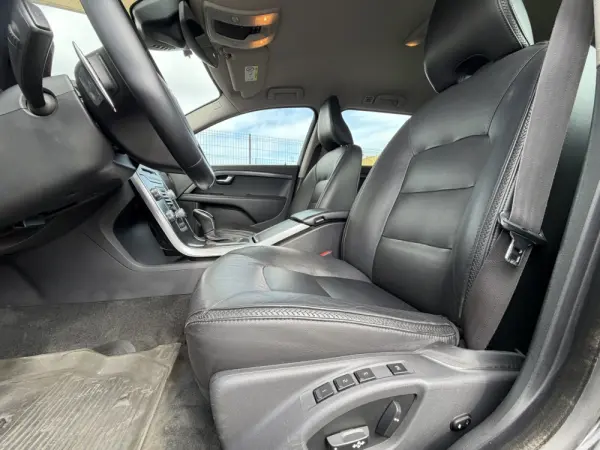 Volvo XC 70 2.0 D4 DYNAMIQUE SUMMUM GEARTRONIC 17