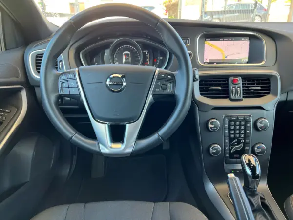 Volvo V40 Cross Country 1.5 T3 Plus Geartronic 28