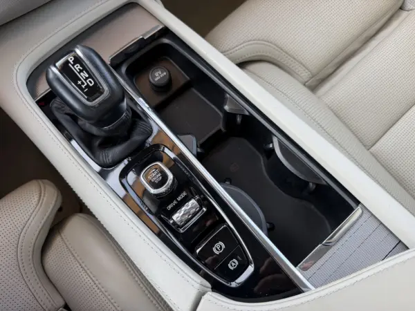 Volvo XC 90 2.0 D4 Inscription 37