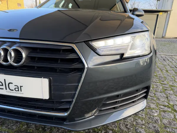 Audi A4 Avant 35 TDI S tronic 12