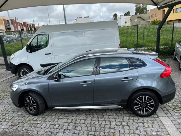 Volvo V40 Cross Country 1.5 T3 Plus Geartronic 9