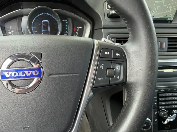 Volvo XC 70 2.0 D4 DYNAMIQUE SUMMUM GEARTRONIC 24