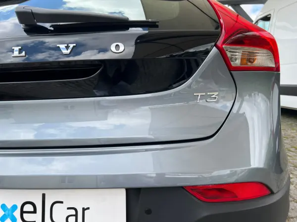 Volvo V40 Cross Country 1.5 T3 Plus Geartronic 16