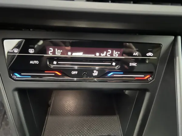 Volkswagen Taigo 1.0 TSI R LINE DSG 110 cv 40