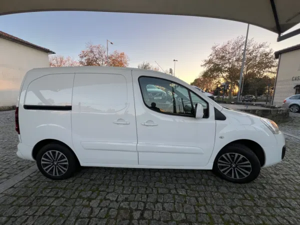 Peugeot Partner Partner 16 HDI 3 Lug 4