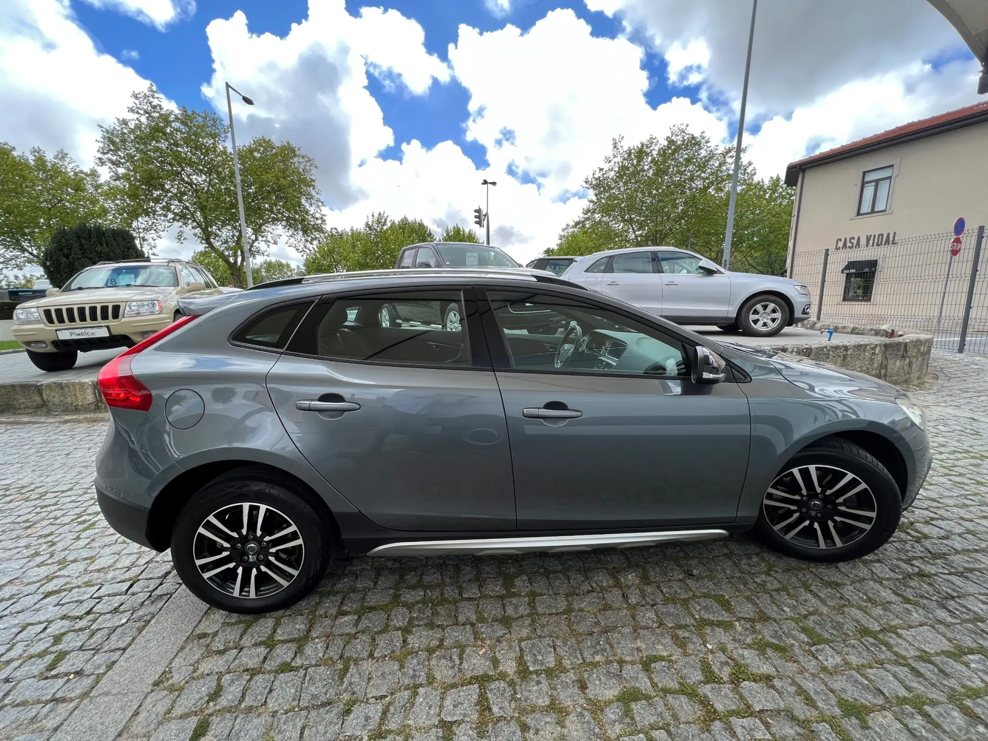 Volvo V40 Cross Country 1.5 T3 Plus Geartronic 4