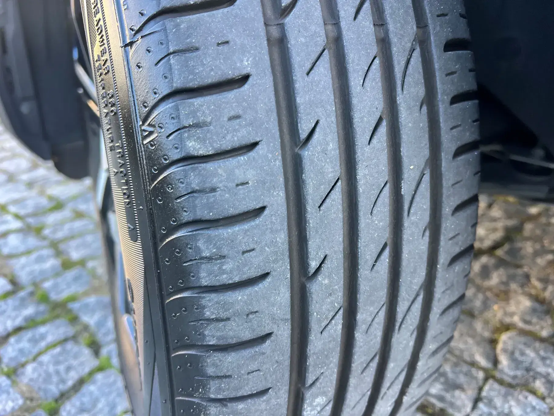 Peugeot 2008 PureTech 130 EAT8 Allure 17