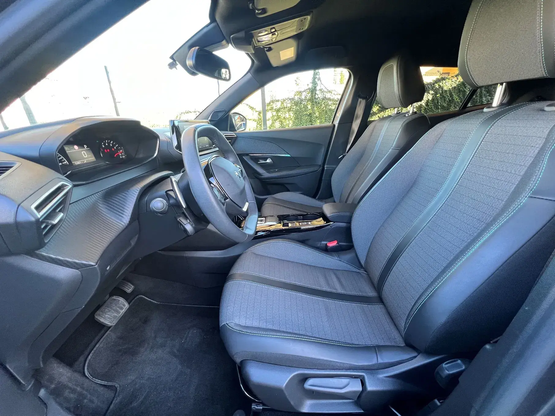 Peugeot 2008 PureTech 130 EAT8 Allure 20