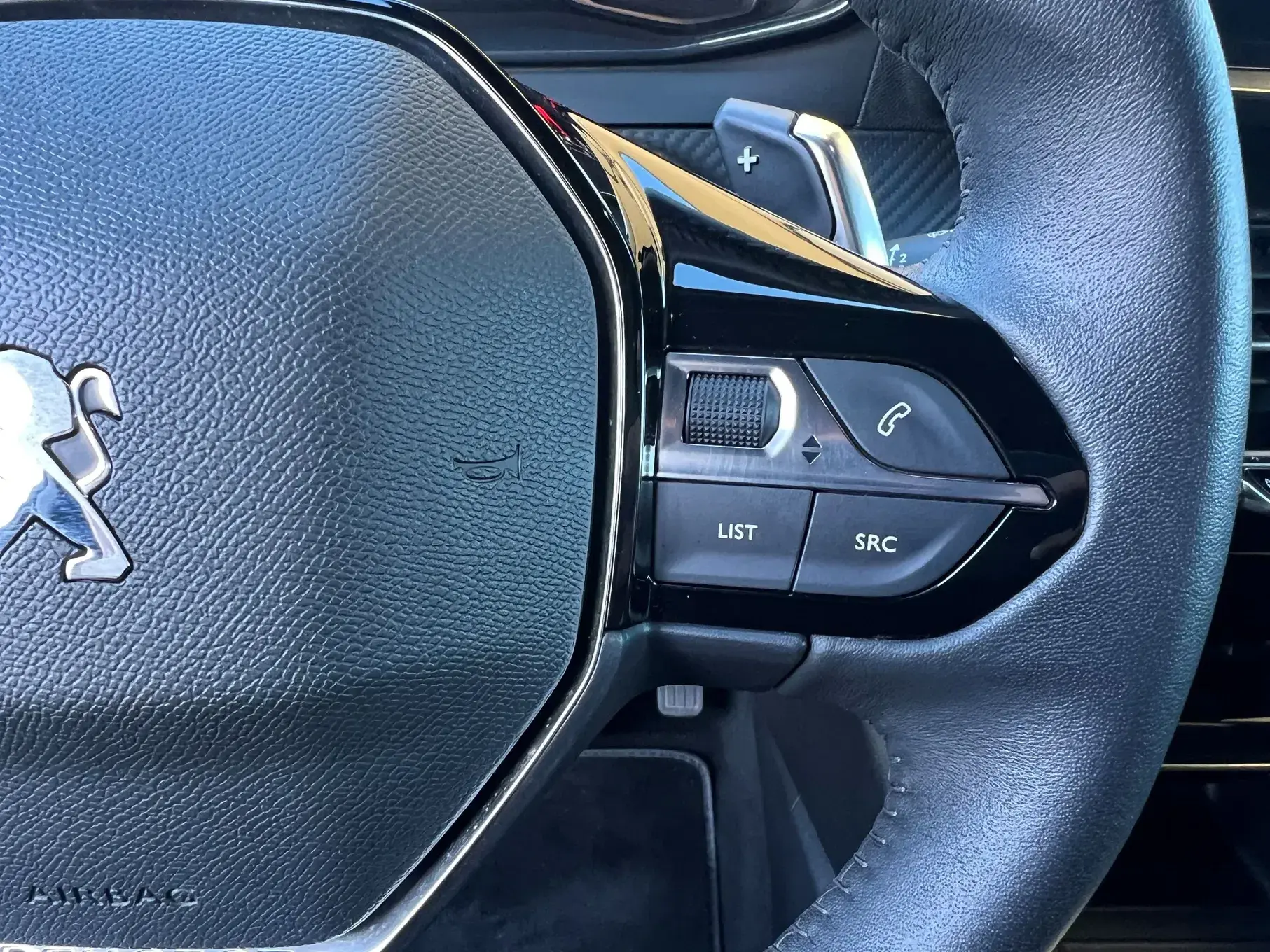 Peugeot 2008 PureTech 130 EAT8 Allure 26