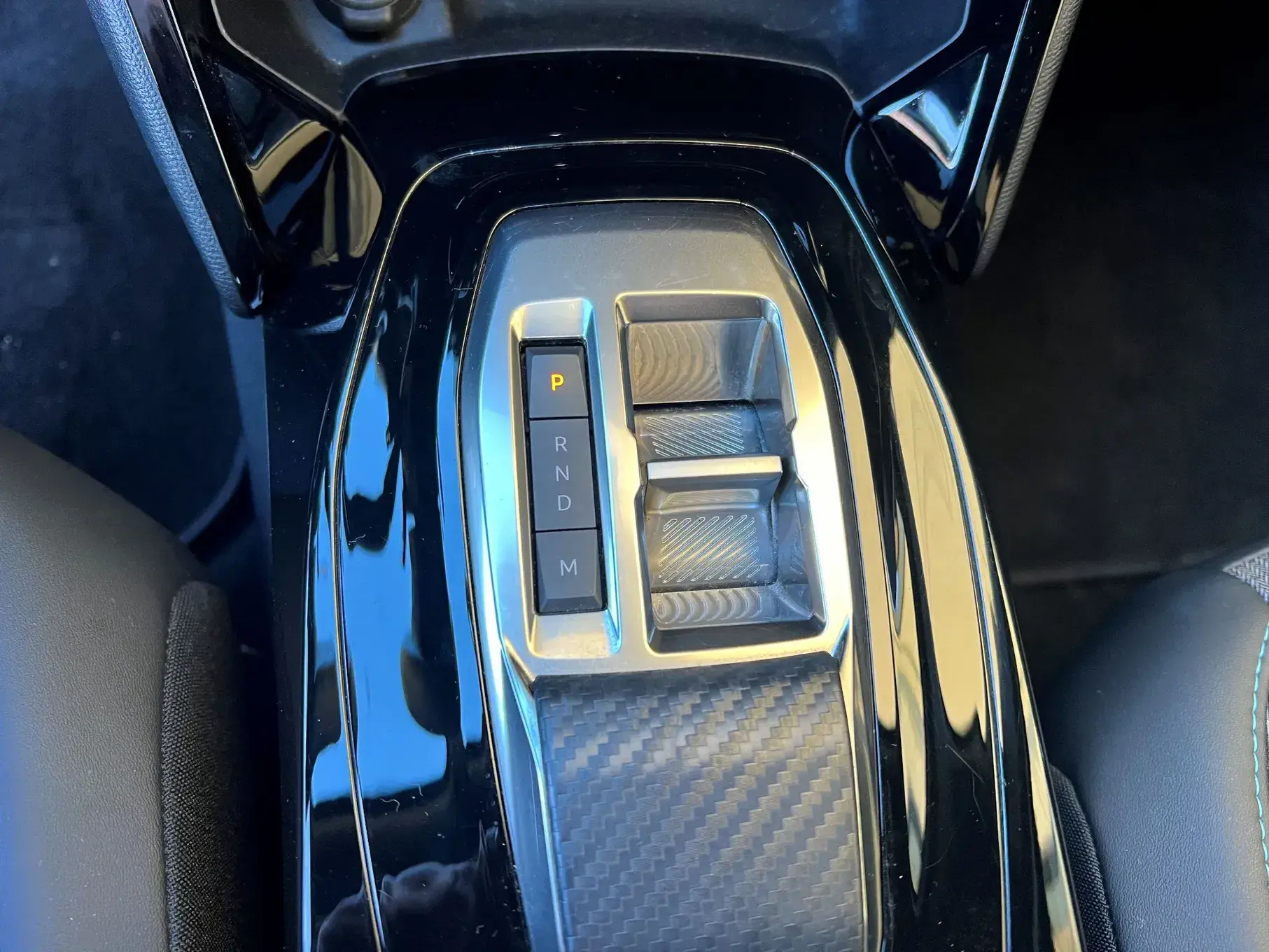 Peugeot 2008 PureTech 130 EAT8 Allure 34