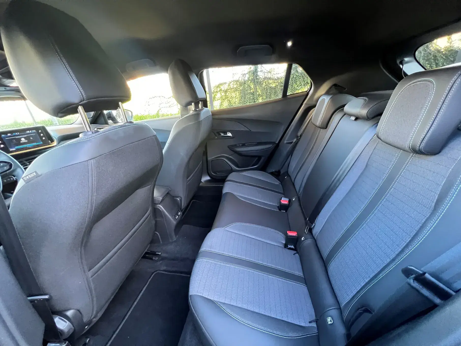 Peugeot 2008 PureTech 130 EAT8 Allure 42