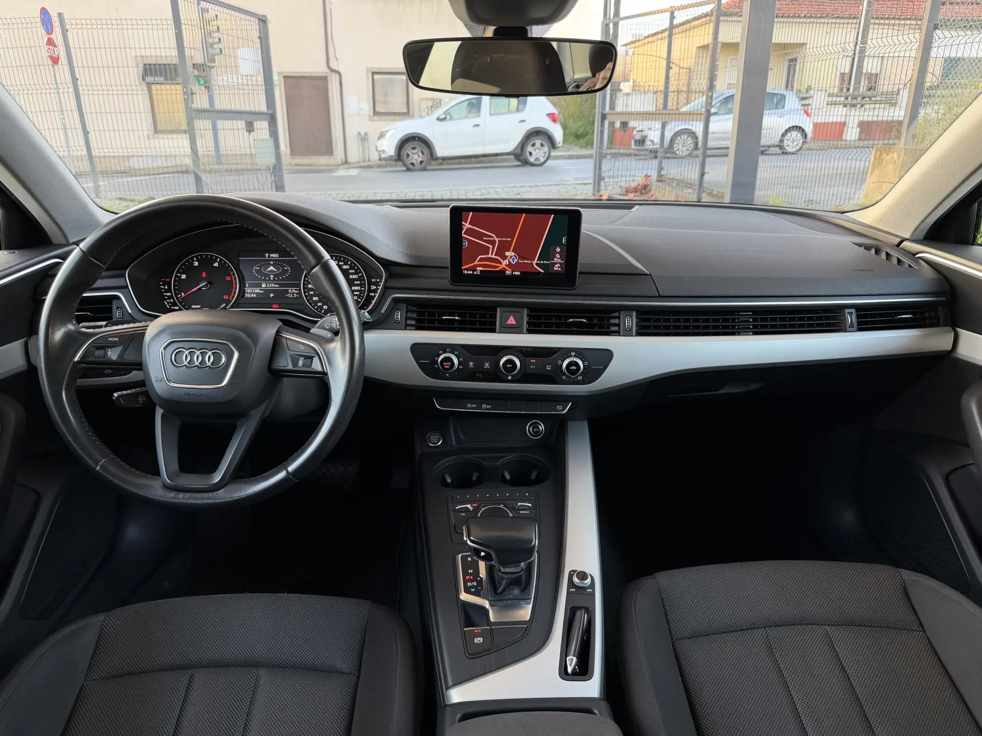 Audi A4 Avant 35 TDI S tronic 19