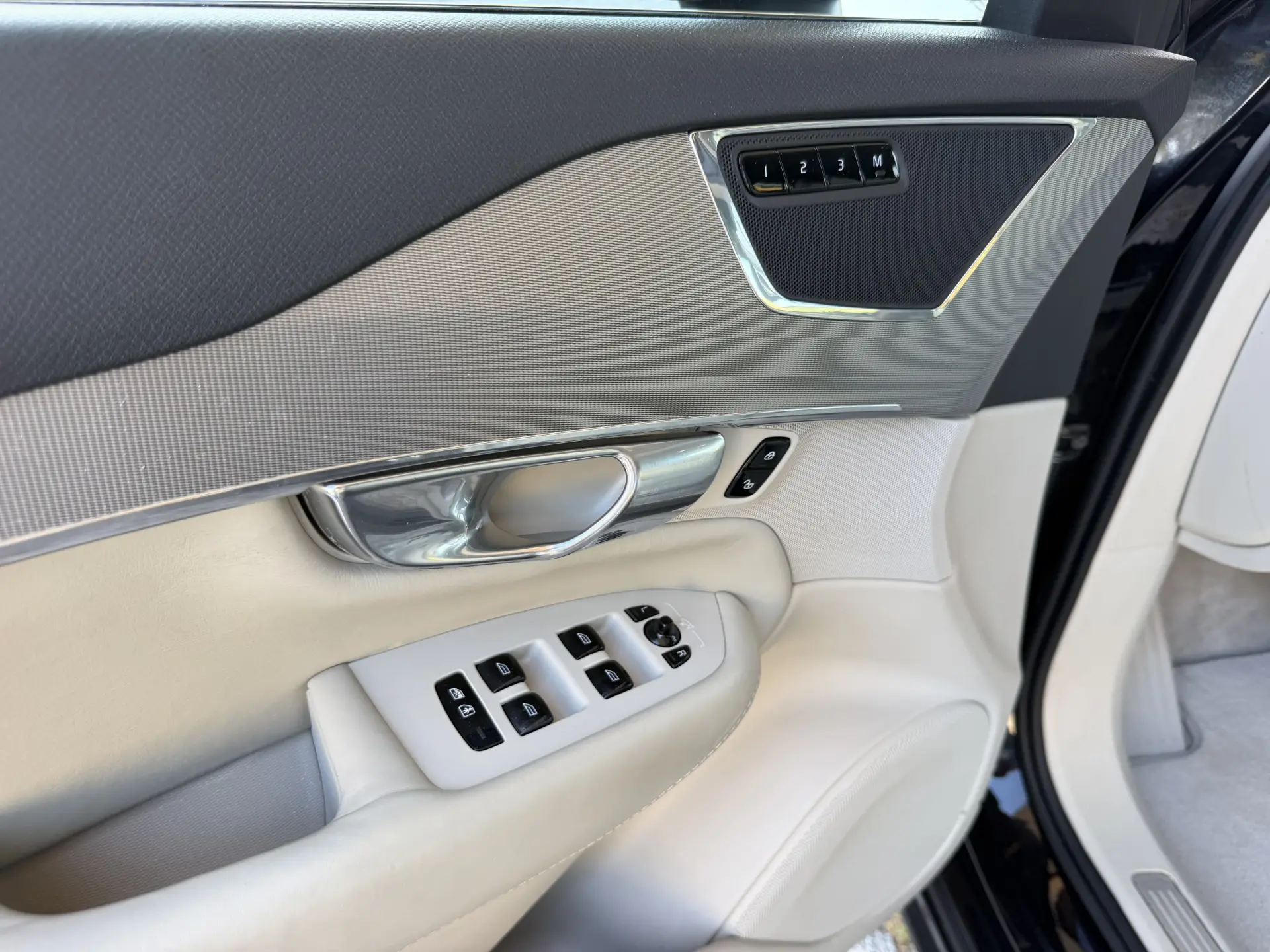 Volvo XC 90 2.0 D4 Inscription 17