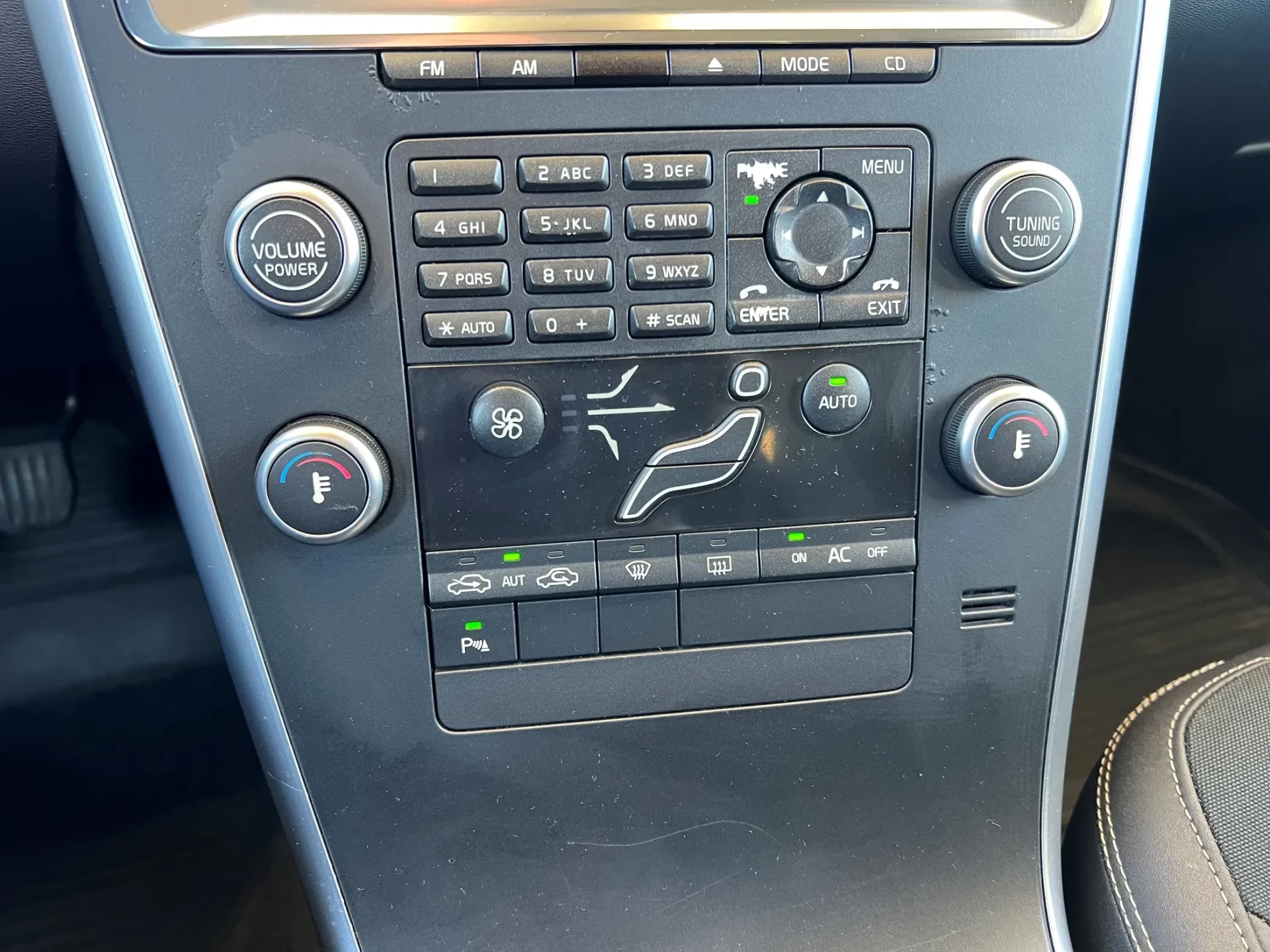 Volvo XC 60 2.4 D Drive Momentum 29