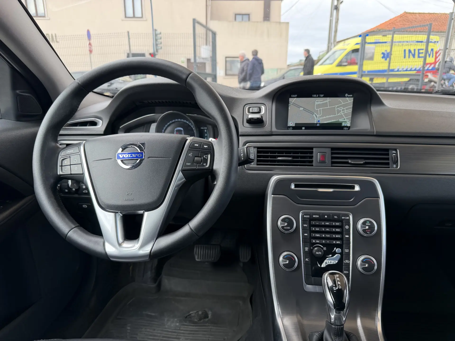 Volvo XC 70 2.0 D4 DYNAMIQUE SUMMUM GEARTRONIC 21