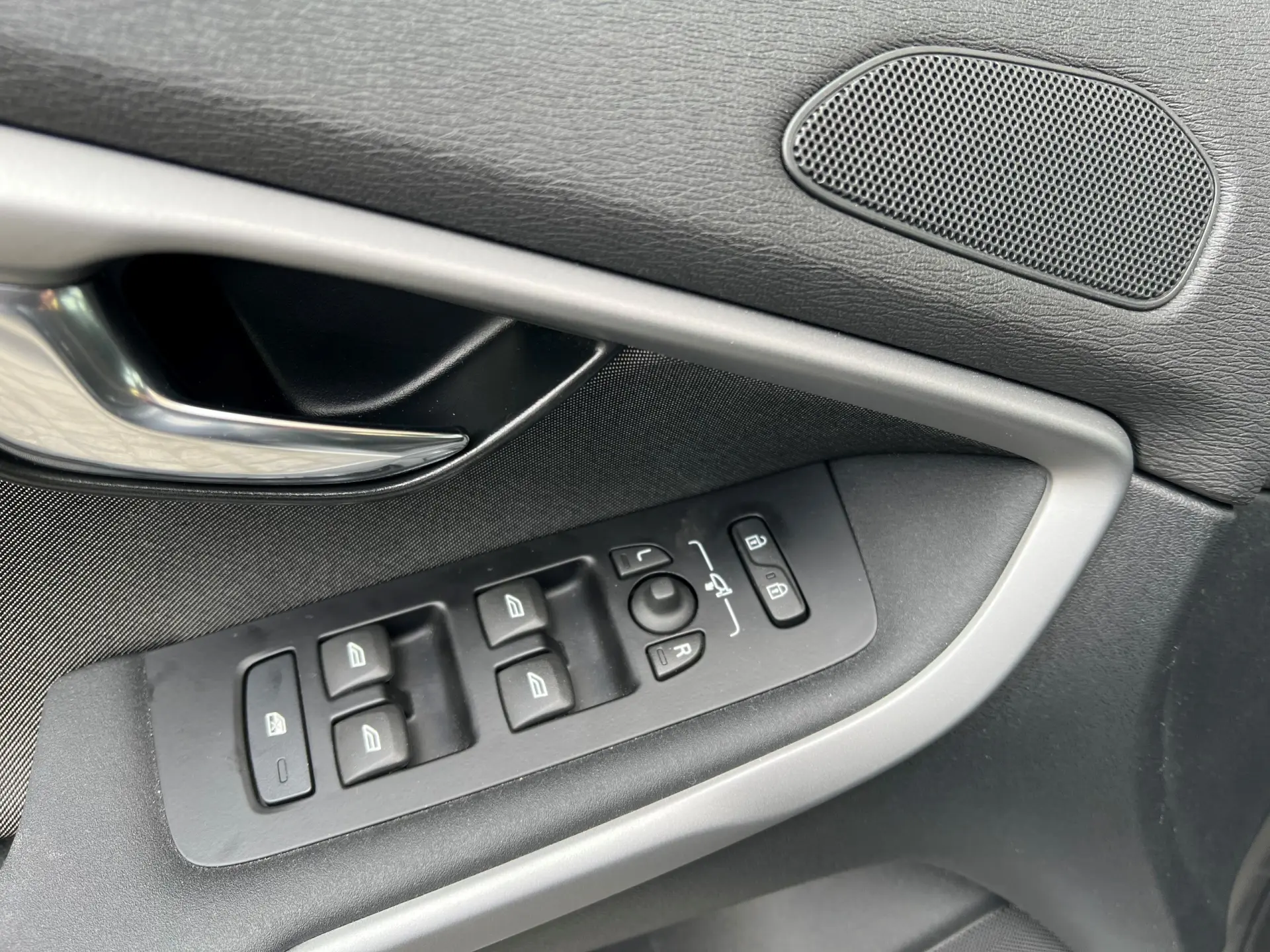 Volvo V40 Cross Country 1.5 T3 Plus Geartronic 21