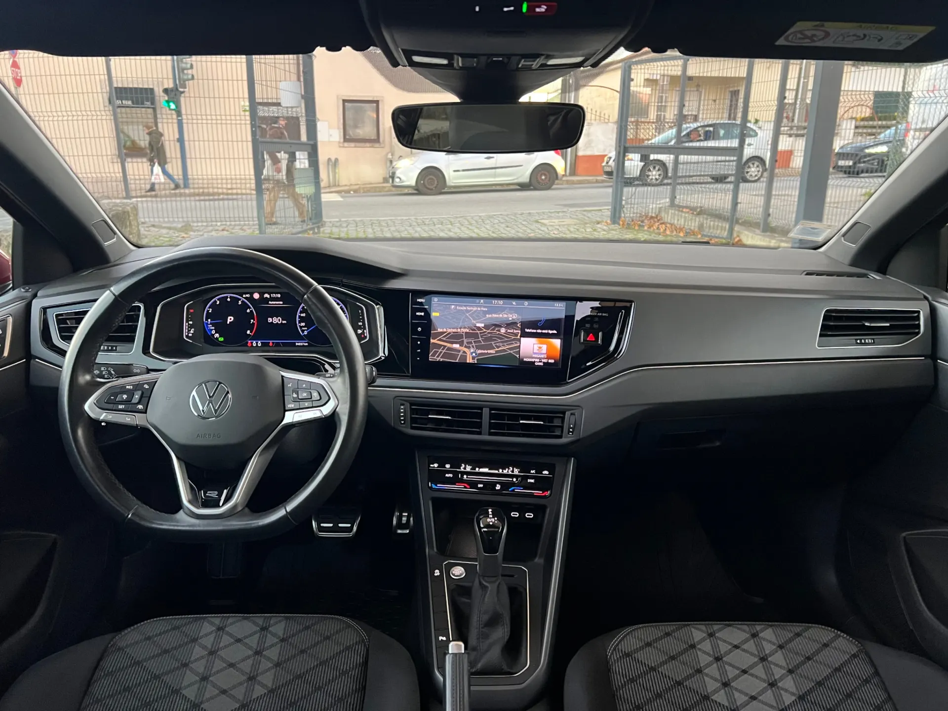 Volkswagen Taigo 1.0 TSI R LINE DSG 110 cv 30