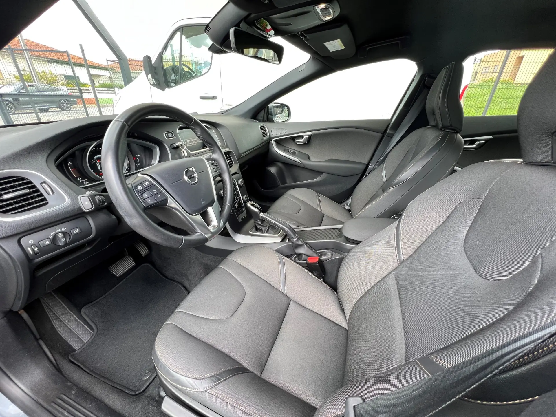 Volvo V40 Cross Country 1.5 T3 Plus Geartronic 25