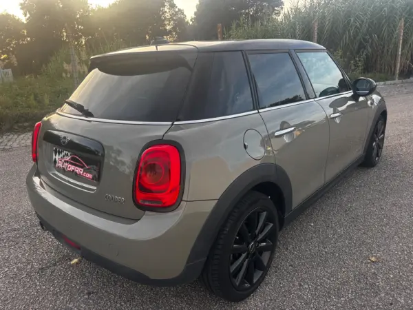 MINI 5 Portas Cooper Premium Yours Auto 16