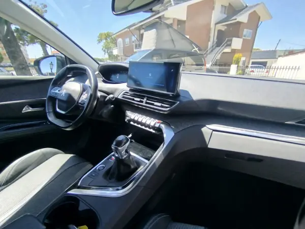 Peugeot 5008 1.2 PureTech Allure Pack 18