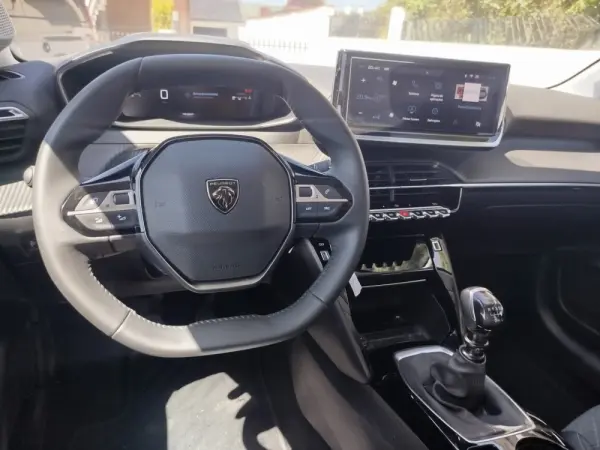Peugeot 208 28