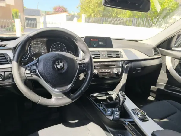 BMW 318 i Sport Line 4