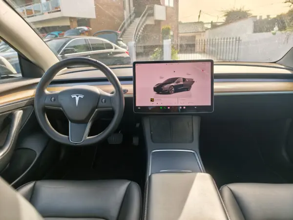 Tesla Model 3 Tração Traseira Premium 15