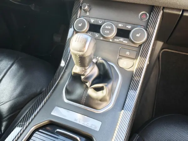 Land Rover Range Rover Evoque 2.0 TD4 SE Dynamic Special Edition 23