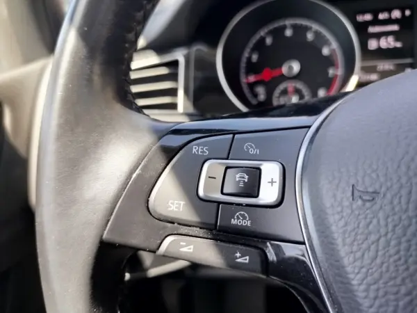 Volkswagen Golf 1.0 TSI OPF DSG Comfortline 38