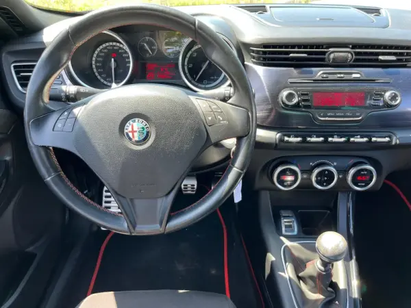Alfa Romeo Giulietta 1.6 JTDM 16V Impression 11