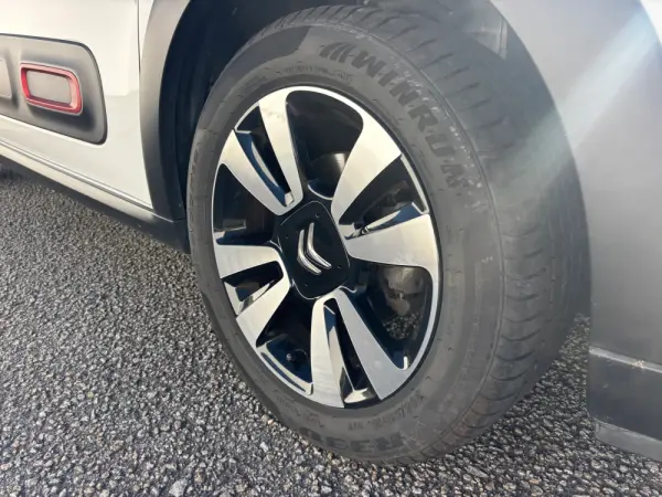 Citroen C3 1.2 PureTech Shine 8