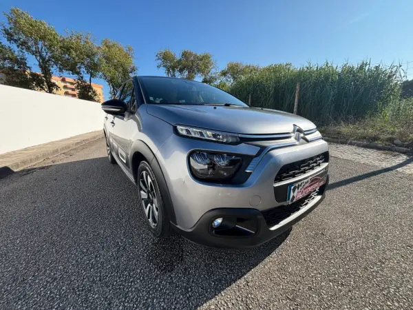 Citroen C3 1.2 PureTech Shine 9