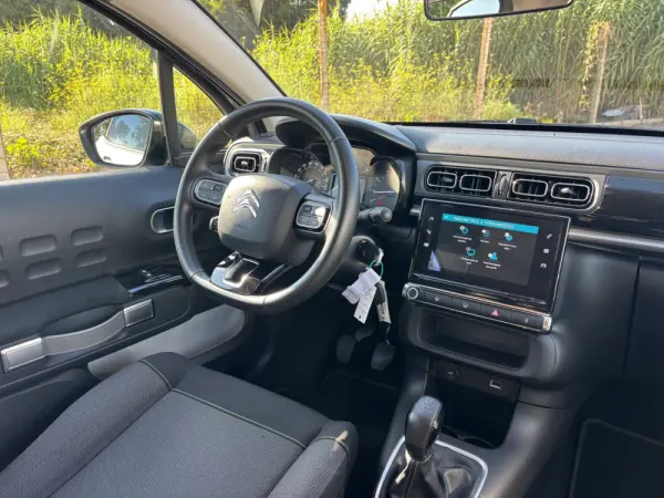 Citroen C3 1.2 PureTech Shine 21