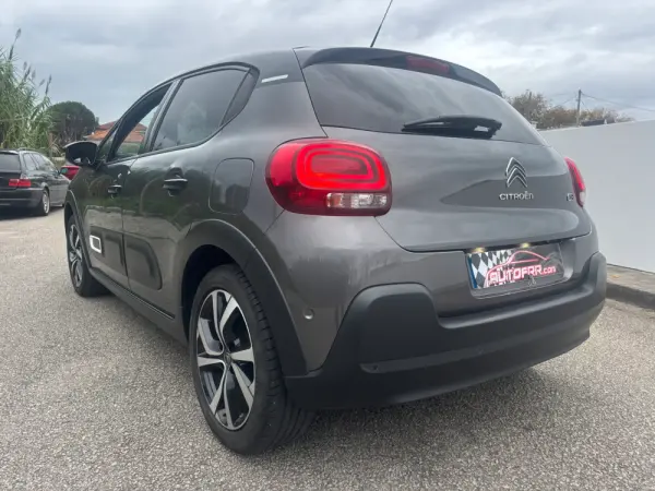 Citroen C3 1.2 PureTech Shine 12