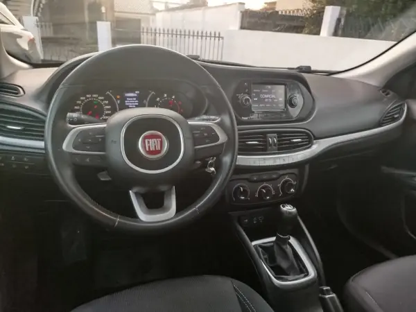 Fiat Tipo 1.3 M-Jet Easy 7