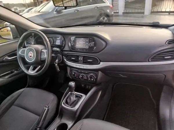 Fiat Tipo 1.3 M-Jet Easy 10