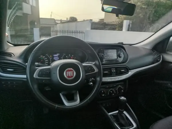 Fiat Tipo 1.3 M-Jet Easy 15
