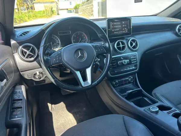 Mercedes-Benz A 180 CDi BlueEfficiency Urban Aut. 15